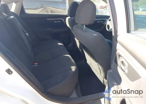 2015 Nissan Altima 2.5 S из США, поврежденный, VIN 1N4AL3AP7FC120321